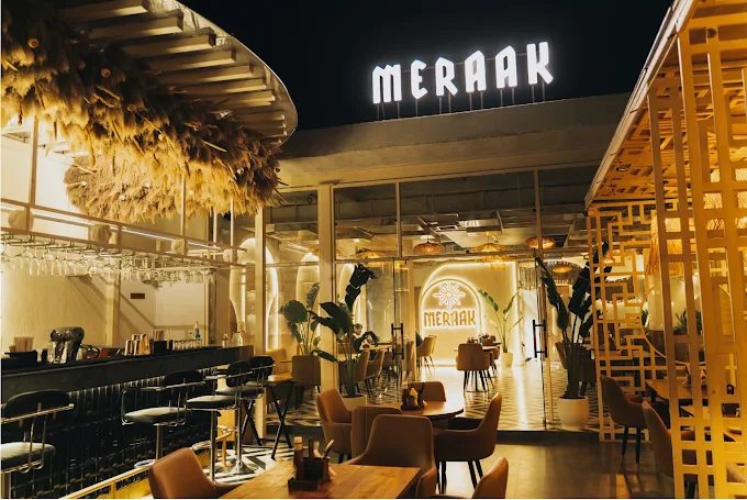 Meraak Cafe decor detail