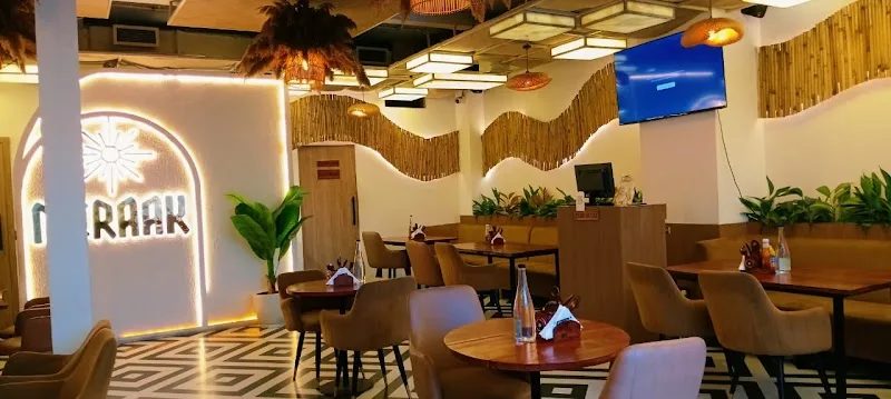 Meraak Cafe table setting